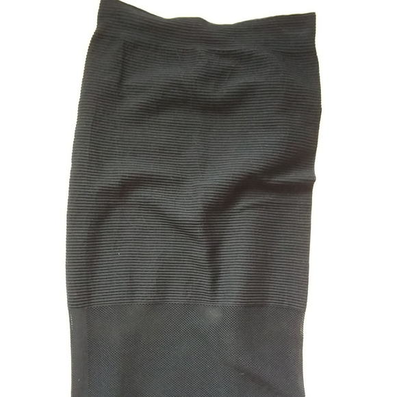 SOLD BCBG PENCIL SKIRT - Picture 1 of 2
